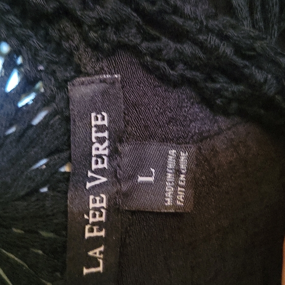 Pullover , intricately designed top - Picture 4 of 5